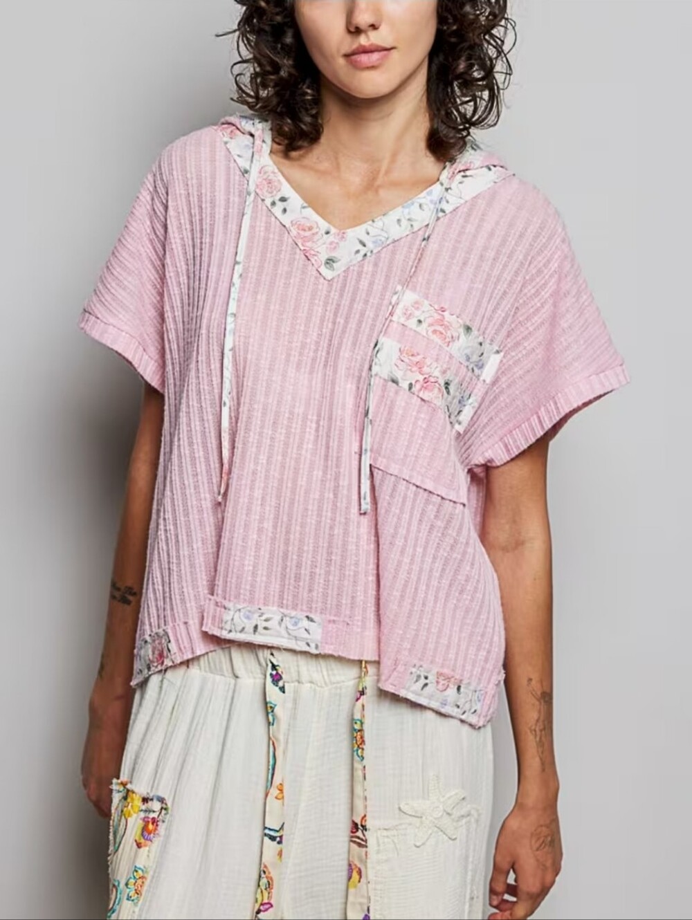 325.POL Bohemian Pink Floral-Trim Hooded Oversized Top